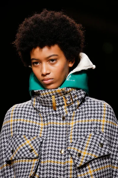 Look 25